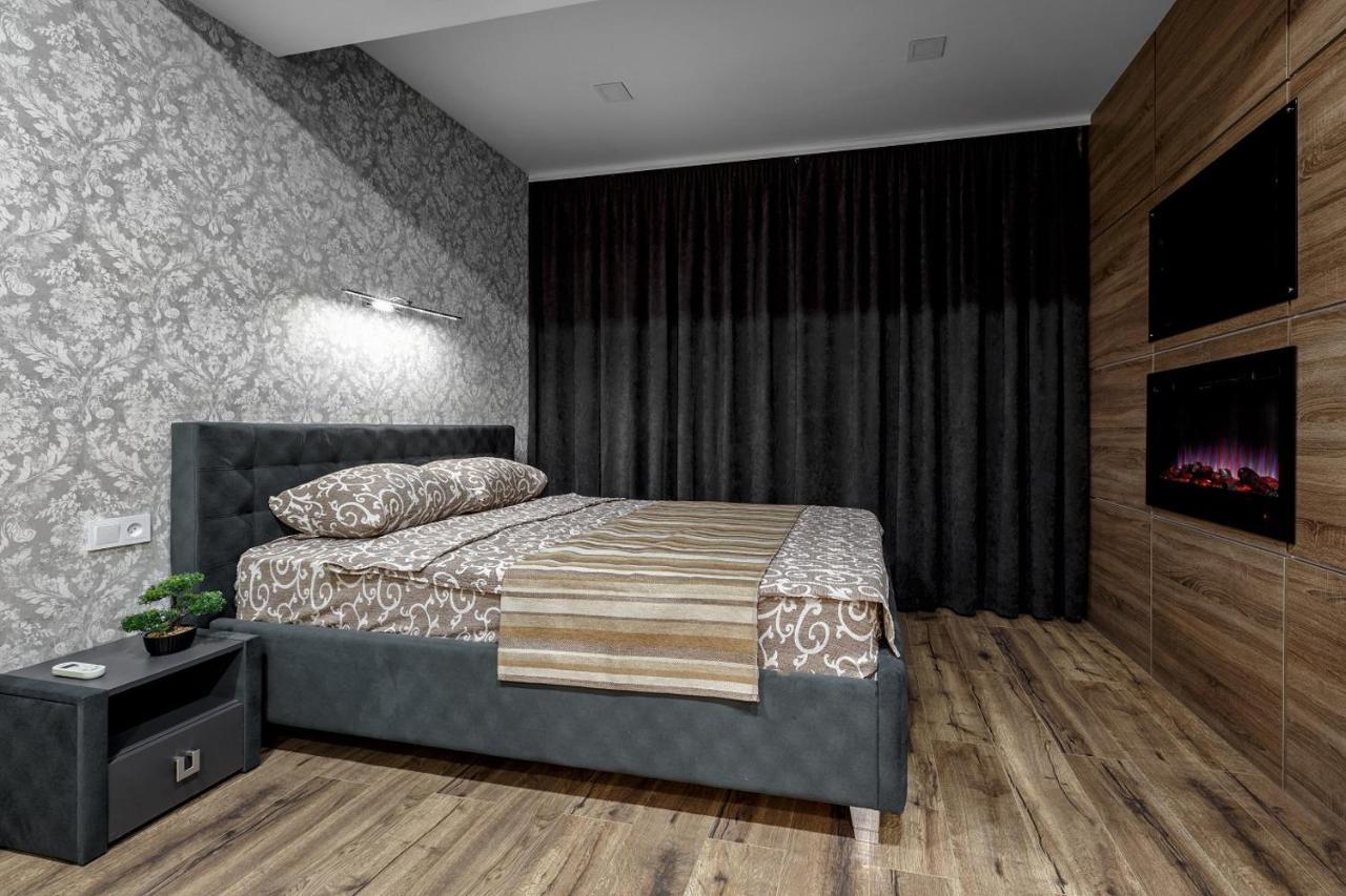 Apartment In The Center! Panoramic Windows! Fireplace! Κισινάου Εξωτερικό φωτογραφία